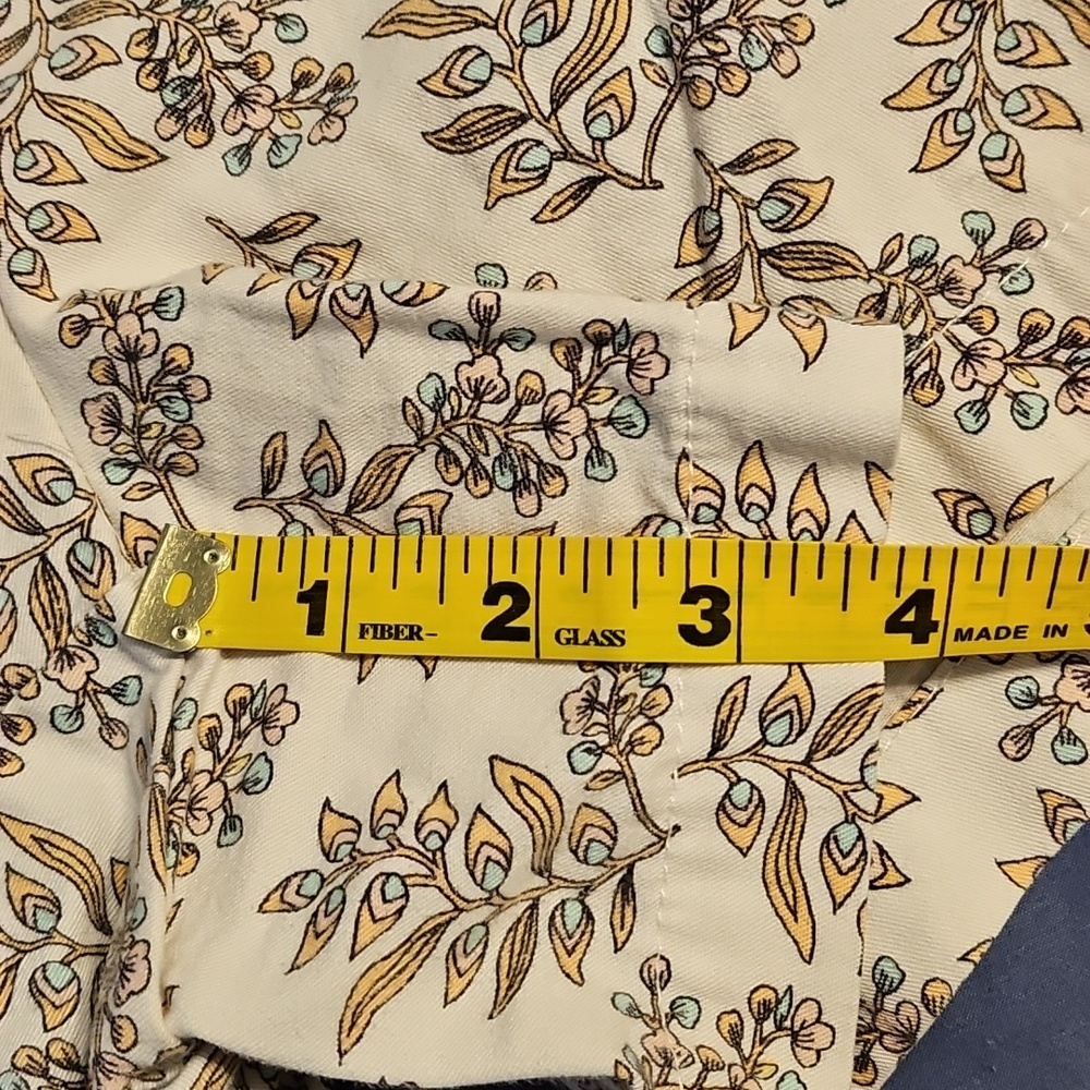 Loft Outlet Cream Print Shirts 4 Inch Inseam - Picture 13 of 15